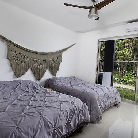 Angelina 28 Beachfront And Family Apartments - Modern And Relaxing Long Stays - 20 Min From Cancun Airport プエルト・モレロス エクステリア 写真