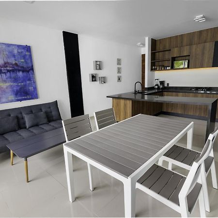 Angelina 28 Beachfront And Family Apartments - Modern And Relaxing Long Stays - 20 Min From Cancun Airport プエルト・モレロス エクステリア 写真