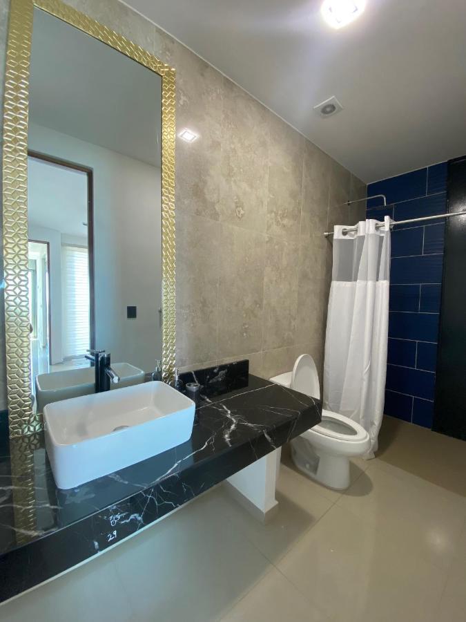 Angelina 28 Beachfront And Family Apartments - Modern And Relaxing Long Stays - 20 Min From Cancun Airport プエルト・モレロス エクステリア 写真