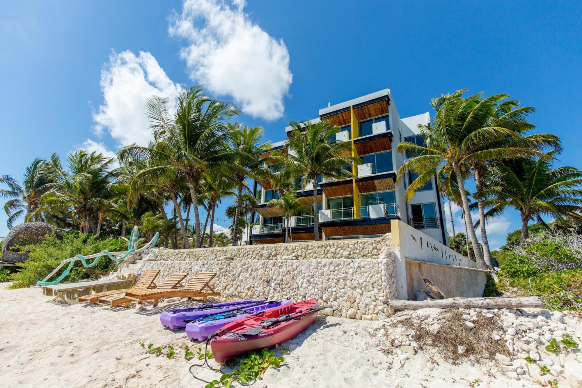 Angelina 28 Beachfront And Family Apartments - Modern And Relaxing Long Stays - 20 Min From Cancun Airport プエルト・モレロス エクステリア 写真